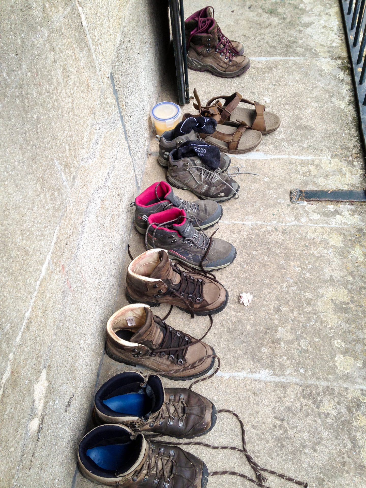 Wachtende schoenen (Foto - Jan Vandemoortel)