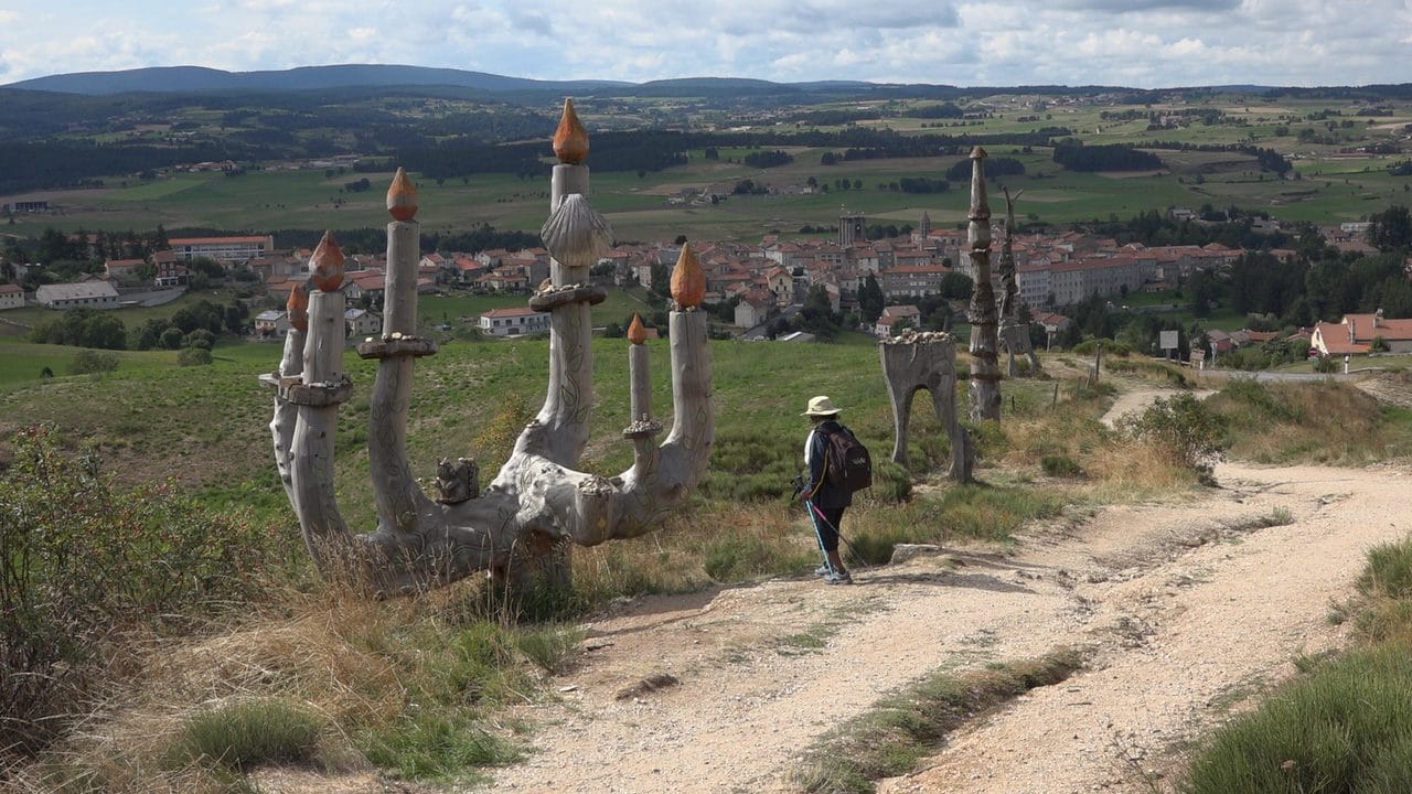 Pelgrims monument net voor Saugues